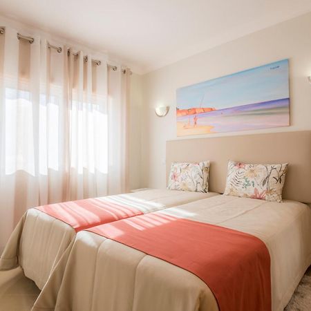 保维斯塔高尔夫水疗度假村 拉哥斯 客房 照片 A bedroom at the hotel