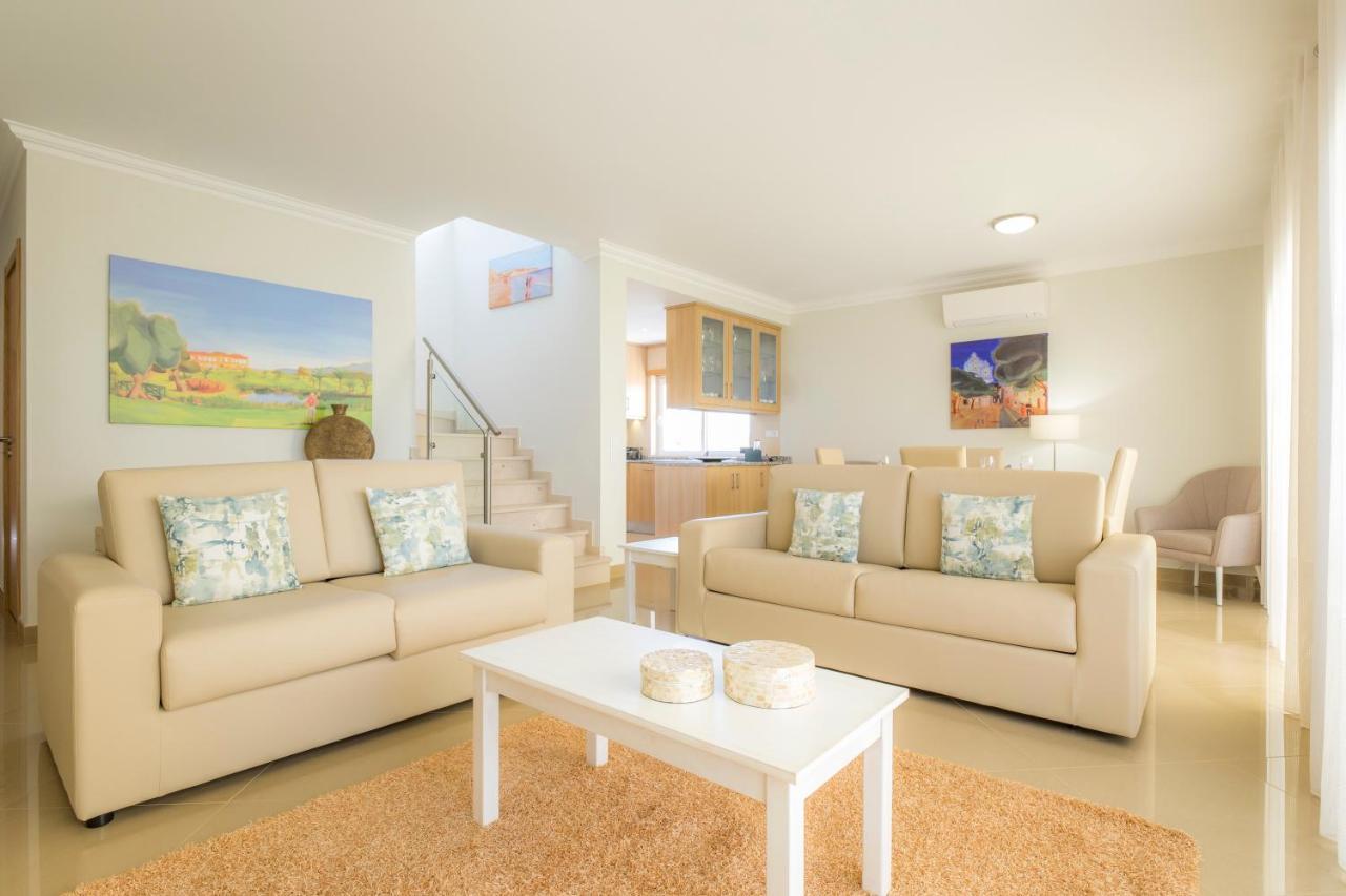 保维斯塔高尔夫水疗度假村 拉哥斯 外观 照片 A living room